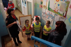            Молодые мамы и дошкольники присоединились к всероссийской интернет- акции #ПристегнисьРоссиия