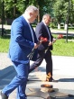 22 июня, в День памяти и скорби, Глава Гаврилов-Ямского района Алексей Комаров возложил цветы к памятникам и мемориалам.